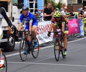 Jörg ganz knapp vor Mario Carl vom VCE Dudersadt! Foto von Philipp Ulke - Danke!