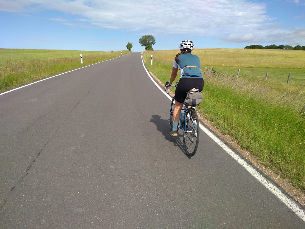 Radfahrende in der Eifel